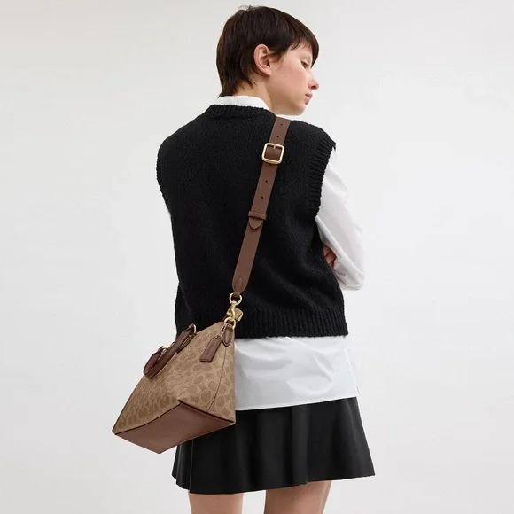 Coach Reversible Strap In Signature Canvas - Picture 4 of 10